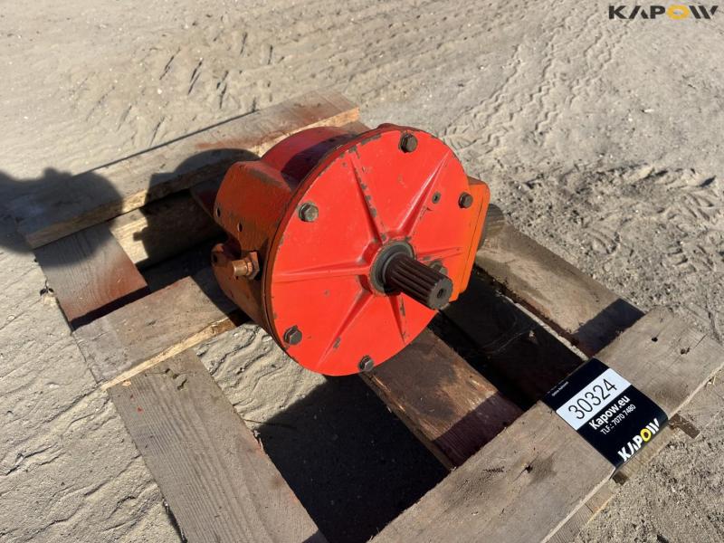 Wobble box for 18 foot Massey Ferguson/Claas flow header. 1