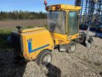 Wulff 400 tool carrier with broom 5
