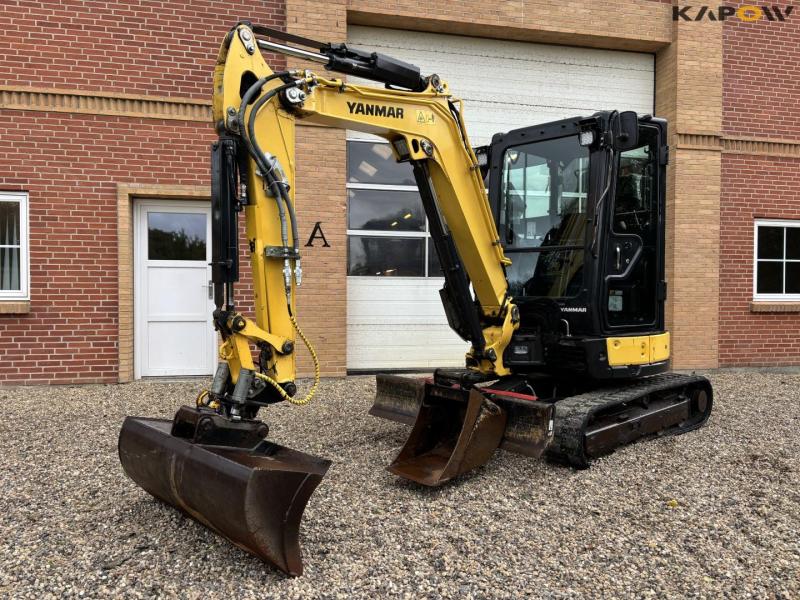 Yanmar Vio 33-6 mini excavator with tilt 1
