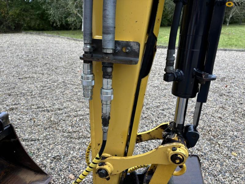 Yanmar Vio 33-6 mini excavator with tilt 13