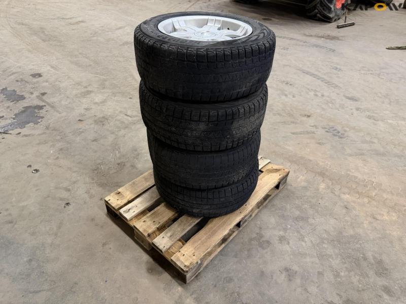 Yoko Hama 265/0-R28 wheels 3