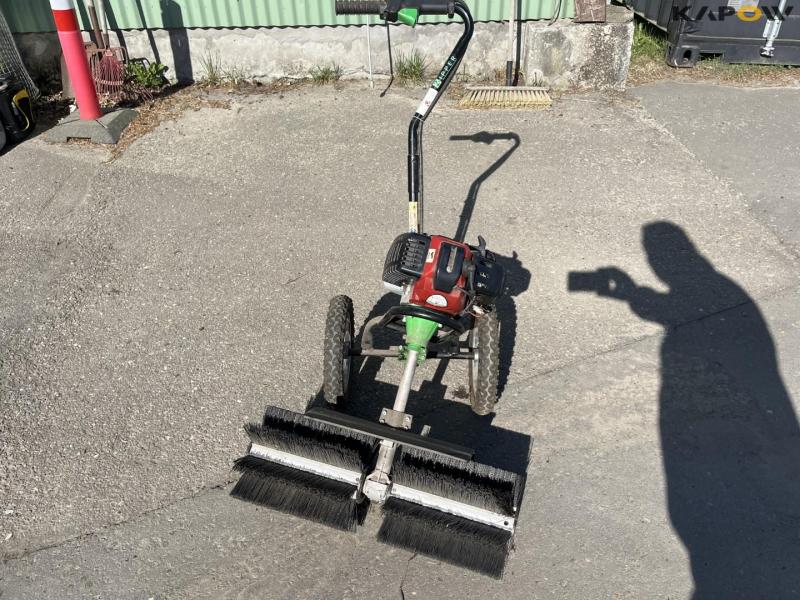 Zipper mini broom 2
