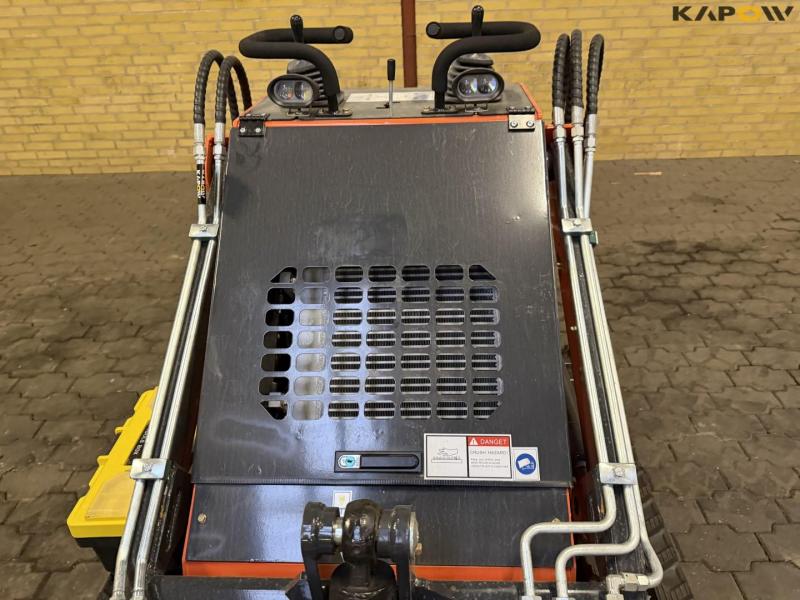 ZVOX SU-480 skid steer loader 13