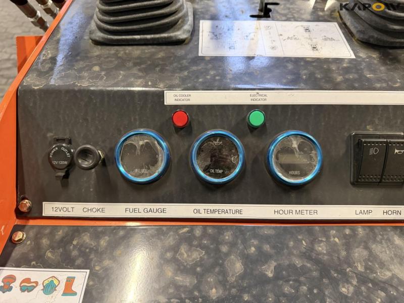 ZVOX SU-480 skid steer loader 19