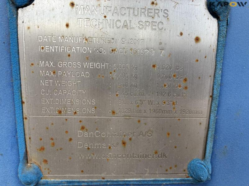  DanContainer med hylder 8