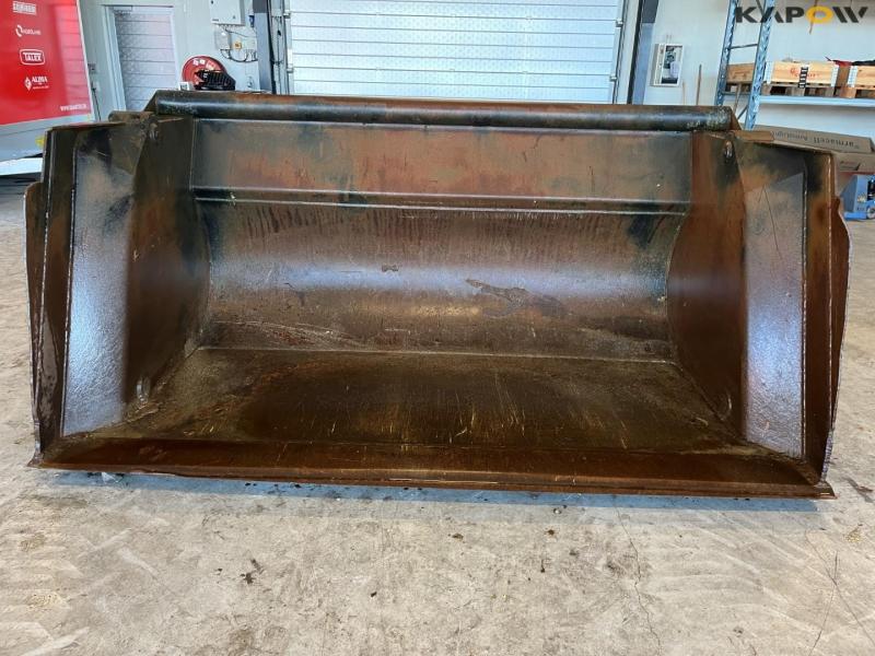  Højtipskovl med Volvo hitch 2