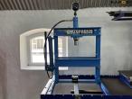 12 tons presser 2
