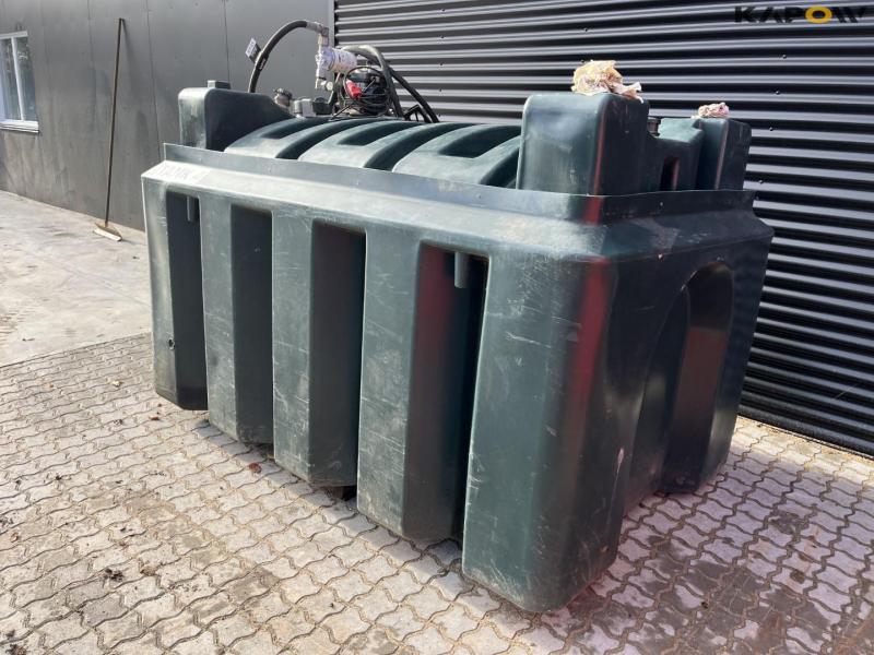 2500 liter dieseltank med spildbakke 3