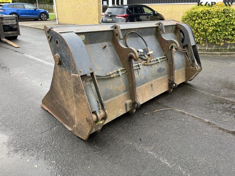 4-1 skovl med Volvo hitch 7