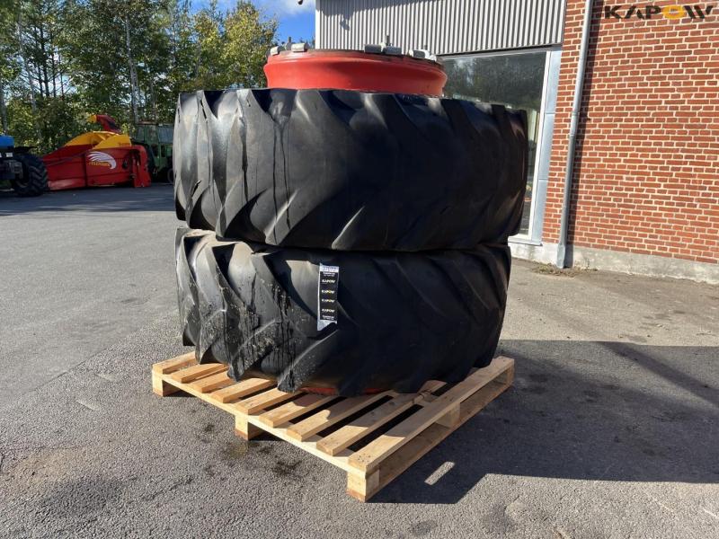 650/85-R38 tvillinghjul med 8 låse 1