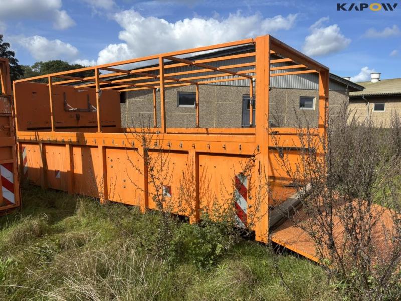 Åsum container med bagsmæk 7
