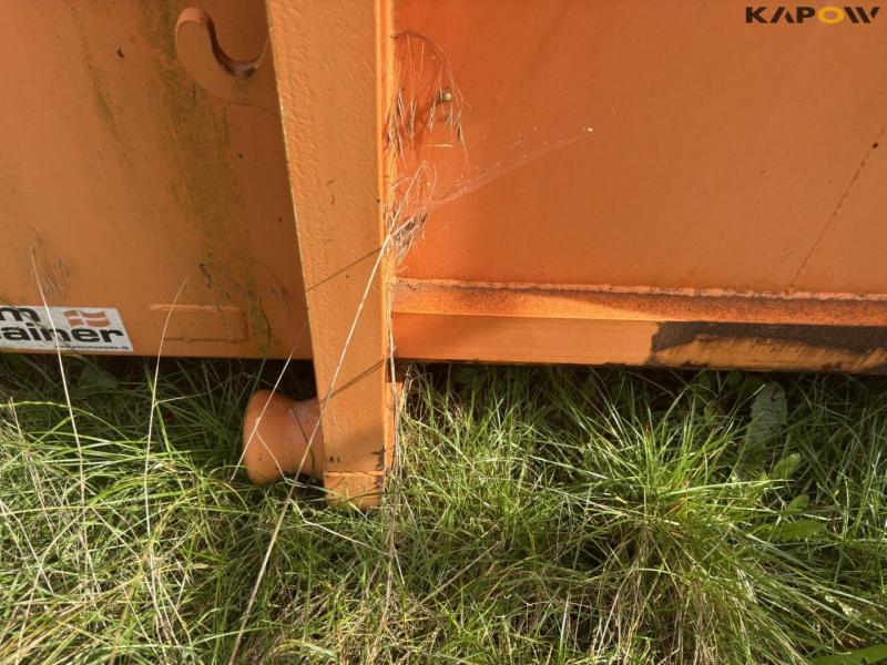 Åsum container med bagsmæk 10