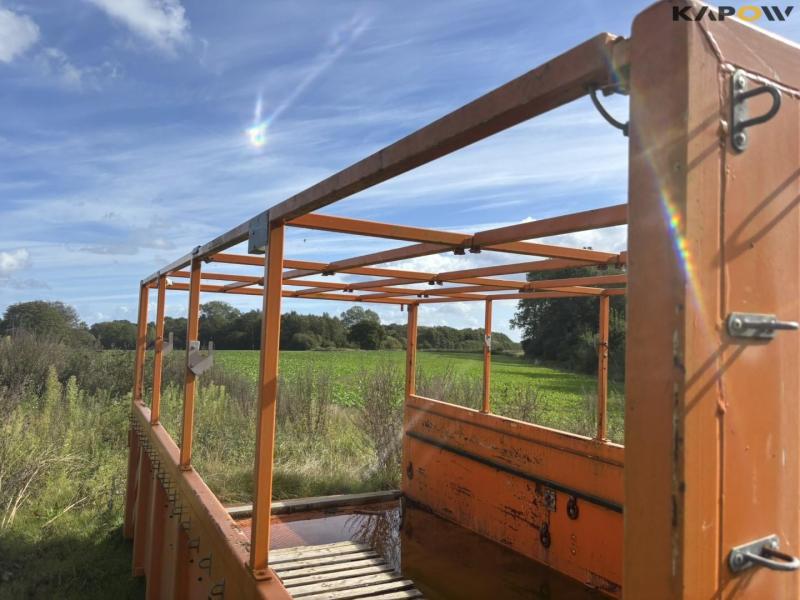 Åsum container med bagsmæk 19