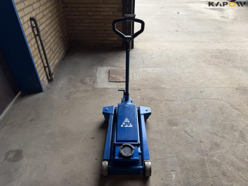 AC 10T donkraft 2