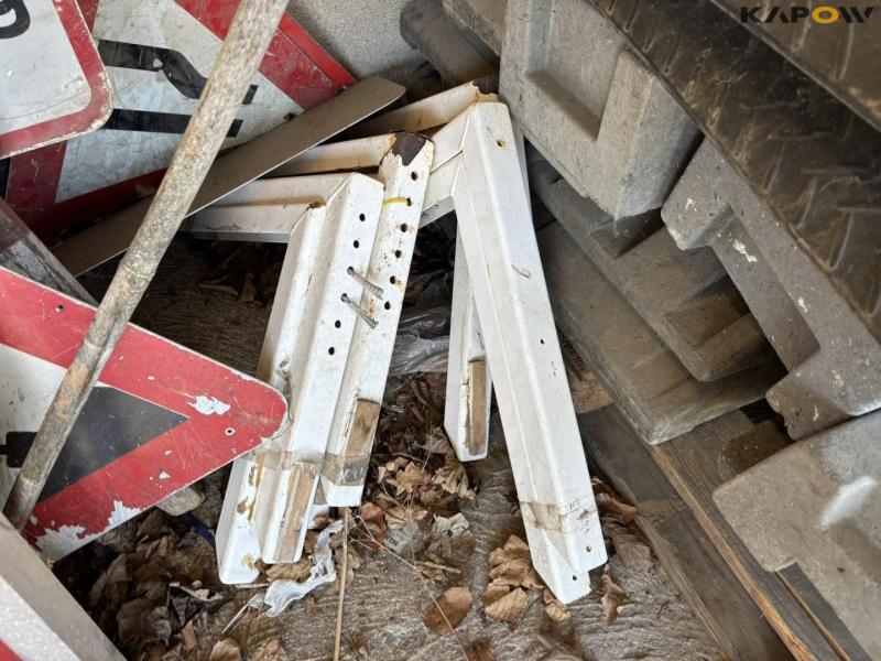 Afspærring og vejmateriale 25