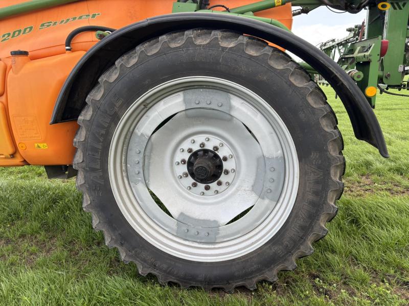 Amazone UX 6200 Super trailersprøjte 30 meter 37