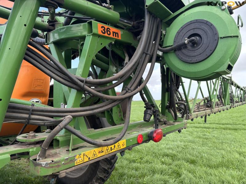 Amazone UX 6200 Super trailersprøjte 30 meter 72