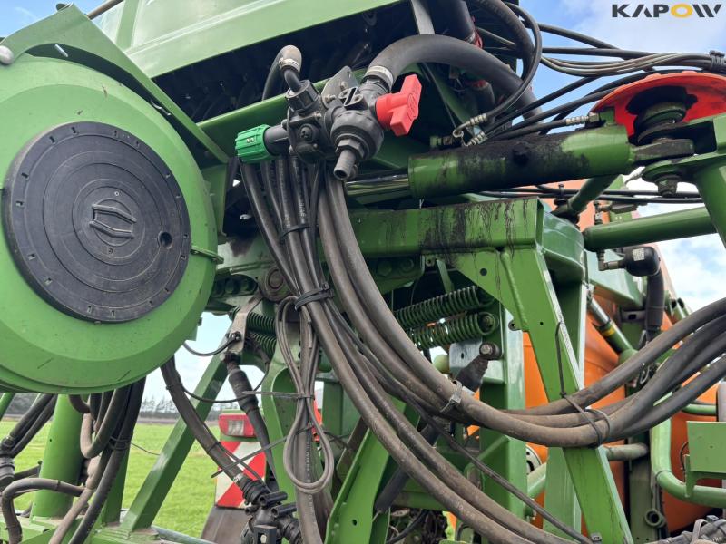 Amazone UX 6200 Super trailersprøjte 30 meter 78