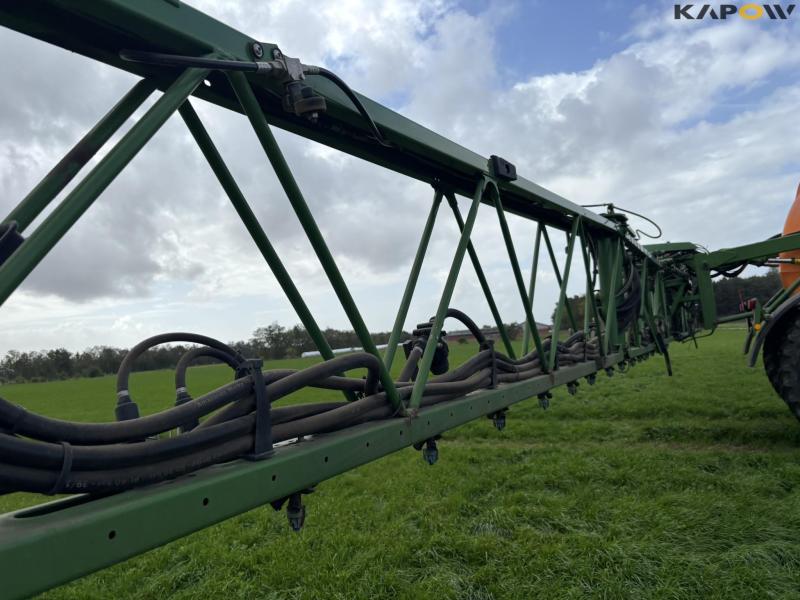 Amazone UX 6200 Super trailersprøjte 30 meter 92