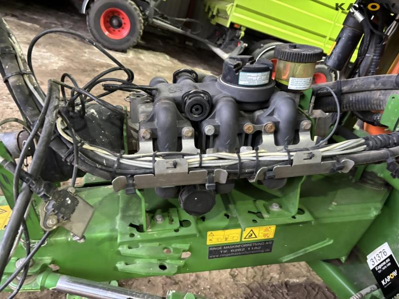 Amazone UX4200 trailersprøjte 60