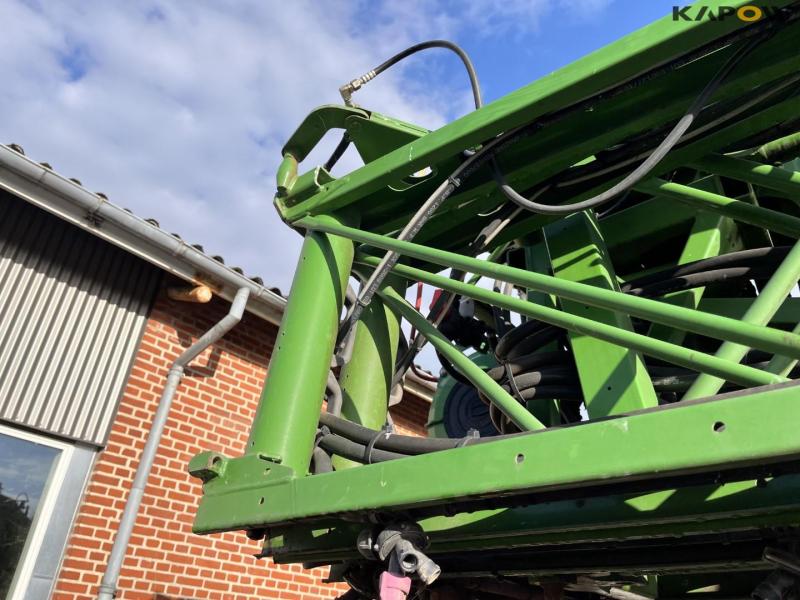 Amazone UX5200 trailersprøjte med 30 meter bom 29