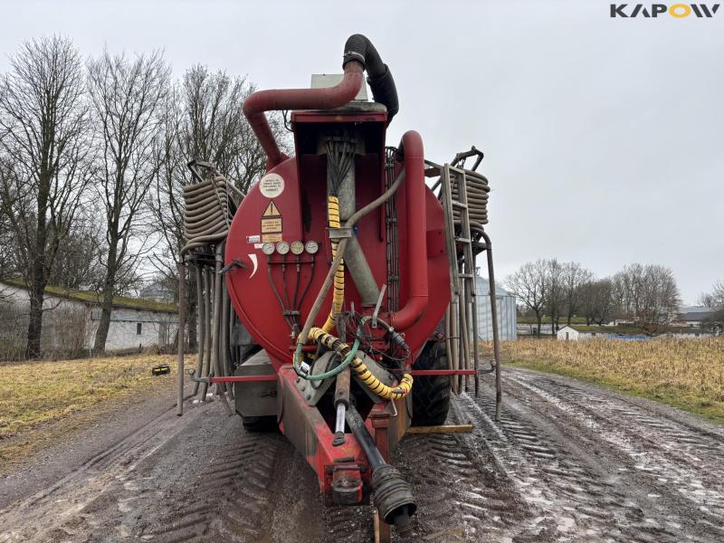 AP 25 gyllevogn med slæbeslanger 28 m og kran 2