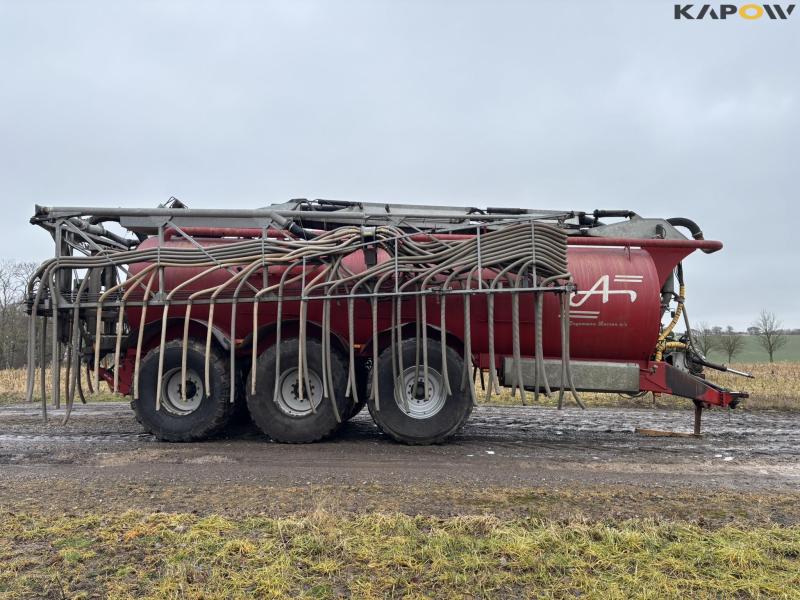 AP 25 gyllevogn med slæbeslanger 28 m og kran 4