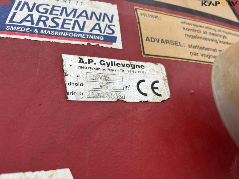 AP 25 gyllevogn med slæbeslanger 28 m og kran 27