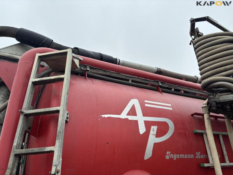AP 25 gyllevogn med slæbeslanger 28 m og kran 78