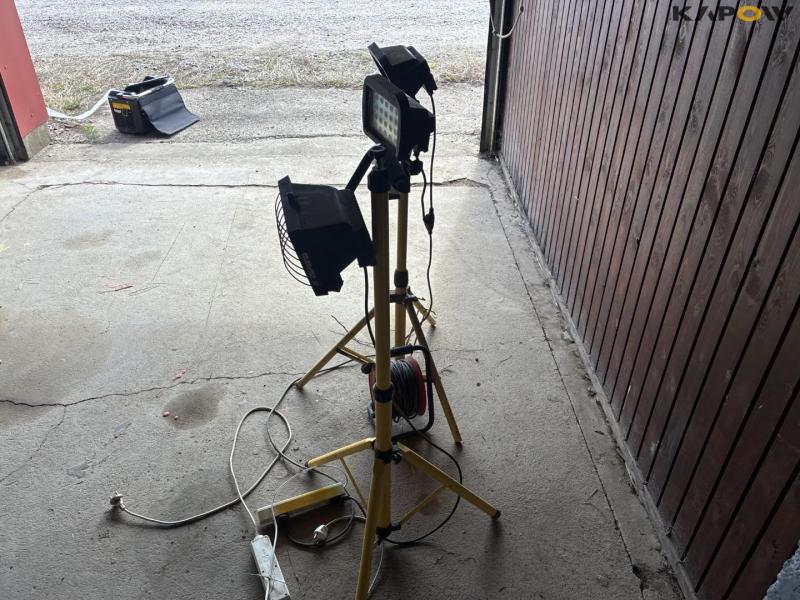 Arbejdslys med kabelrulle 4