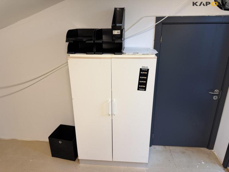 Arbejdstøj og reoler 2