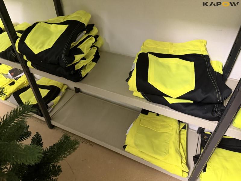 Arbejdstøj og reoler 5