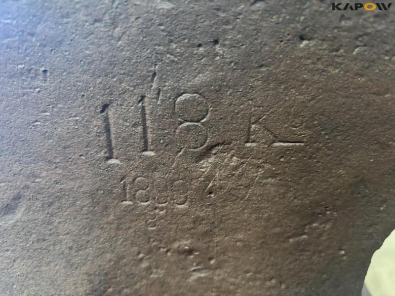 Armbolt på træstub 7