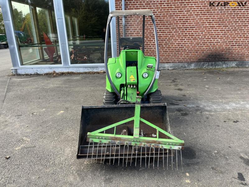 Avant 220 staldkat 2