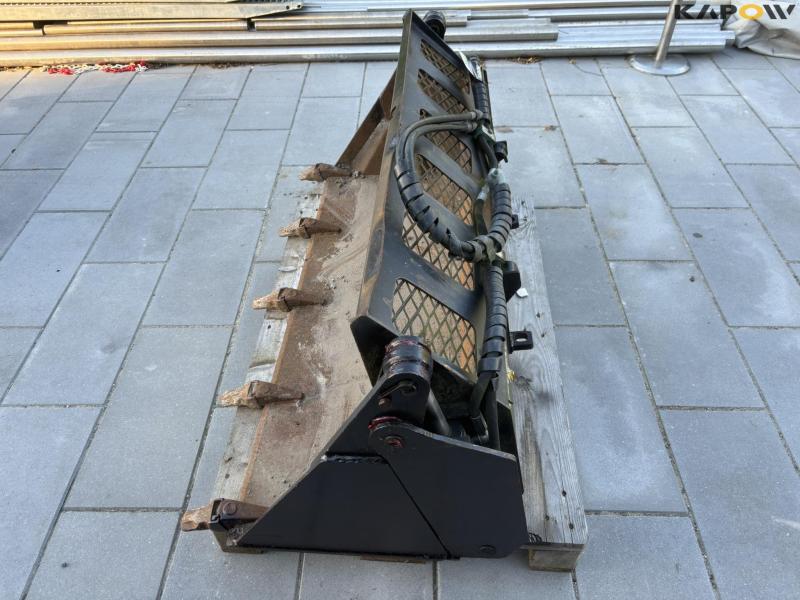 Avant 4i1 skovl 145 cm. 8