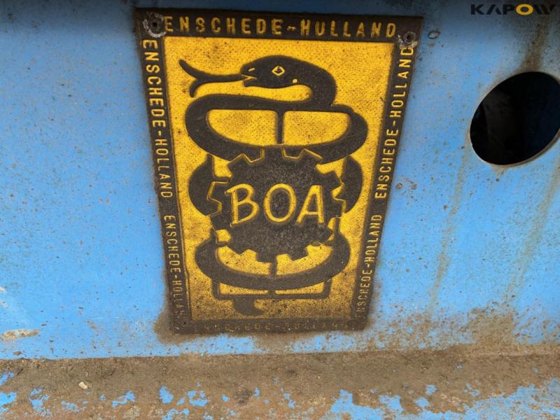B.V. Machinefabriek BOA FD 25 LB hydraulisk presser og transportbånd 24