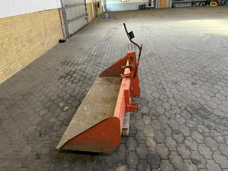 Bagtipskovl med 3-punkt hitch 4
