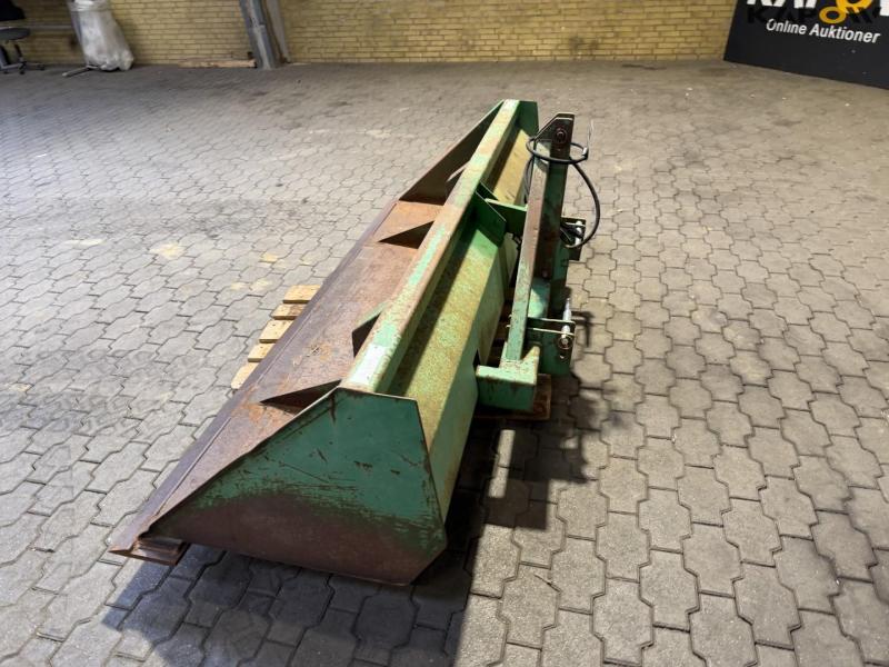 Bagtipskovl med 3 punkt hitch 8