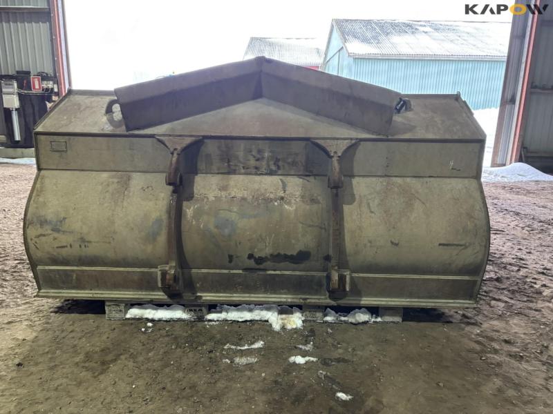 Beco skovl med Volvo hitch 6