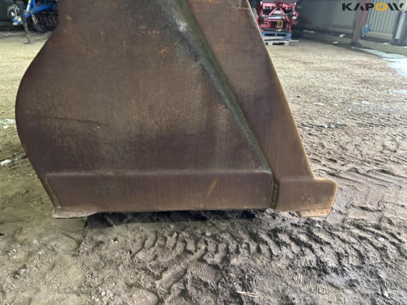 Beco skovl med Volvo hitch 16