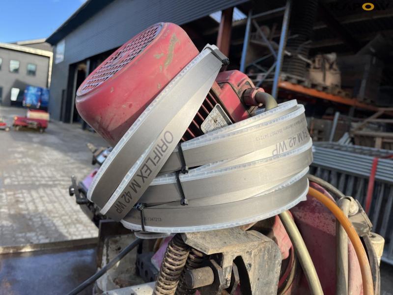 BEHRINGER SLB230G jernsav med 6 meter rullebord 10