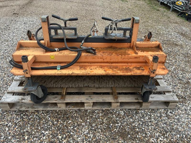 Bema 1550 Stapler hydraulisk kost med opsamler 2