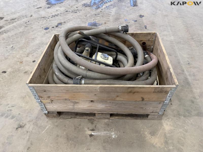 Benzin pumpe og slange 6