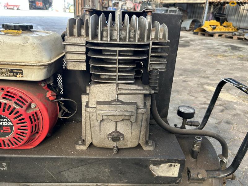 Benzindrevet kompressor  10