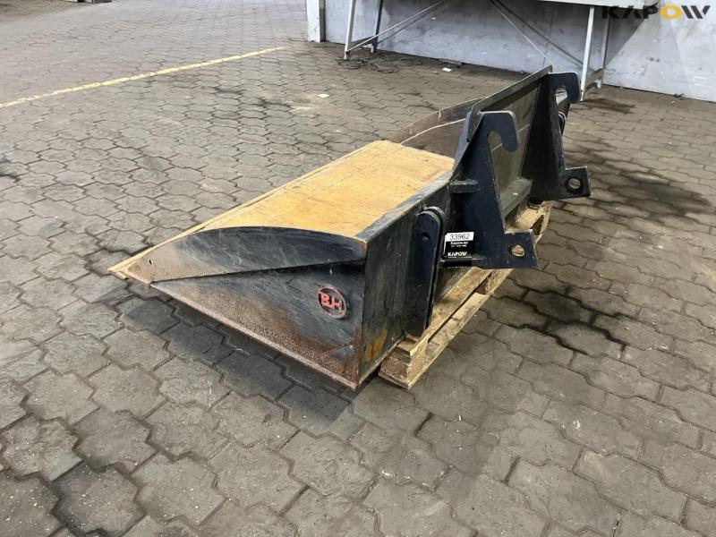 BH skovl til minilæsser med Giant hitch 7