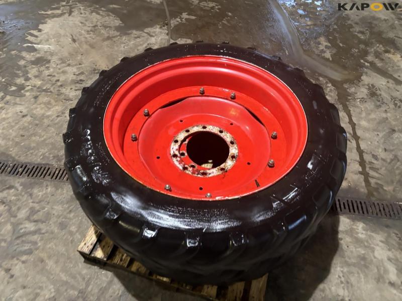 BKT 270/95-R36 hjul 9