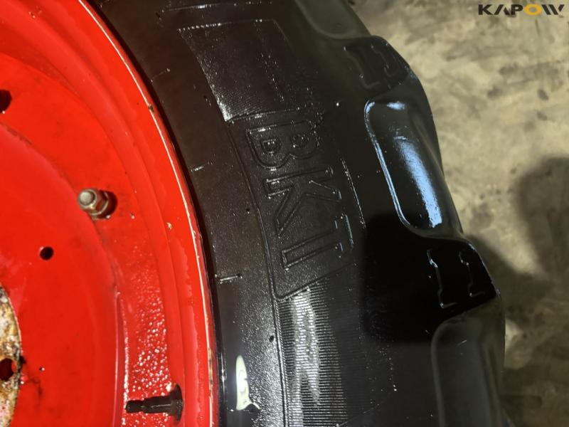 BKT 270/95-R36 hjul 11