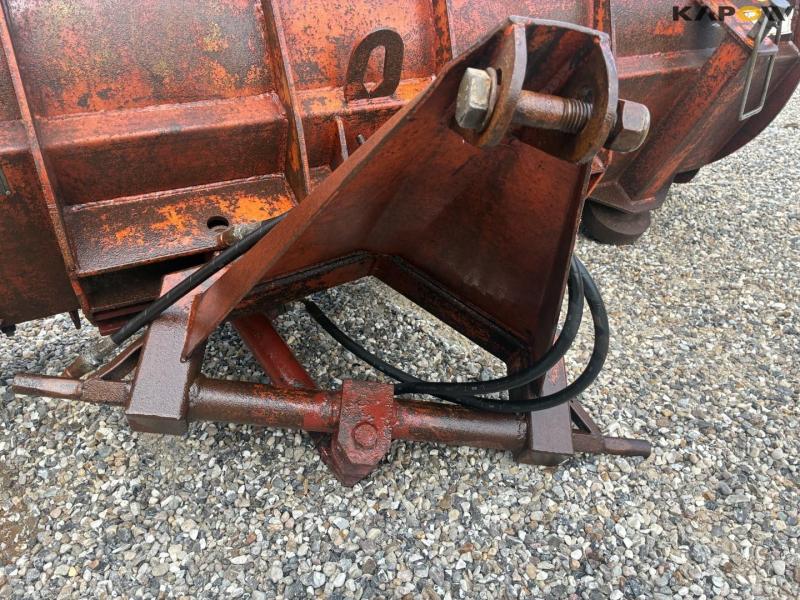 BM sneskraber med hydraulisk stempel 9