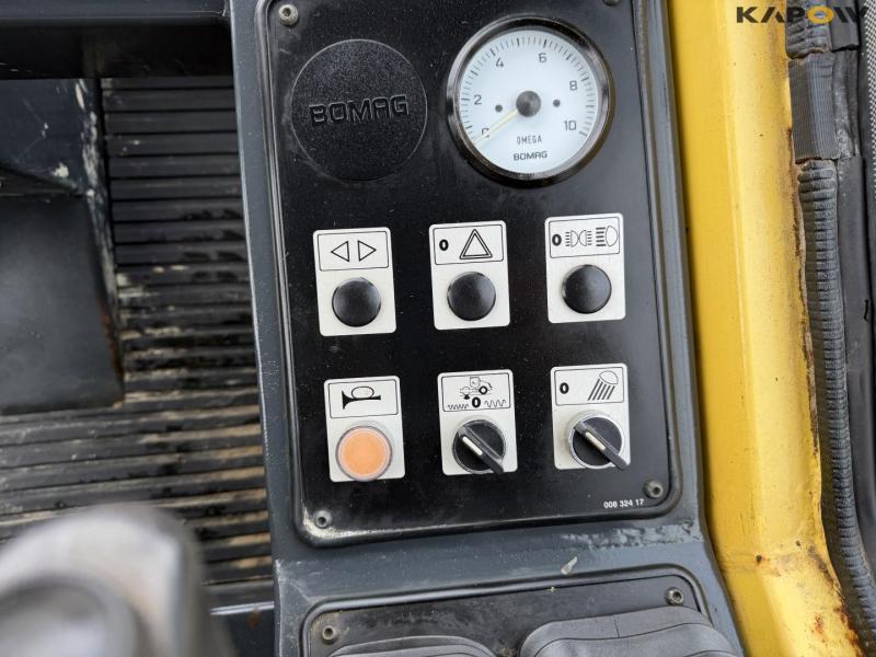 Bomag DW177 D-3 vejtromle 26