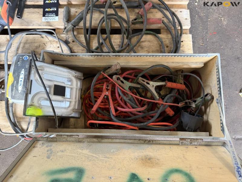 Booster, måler, lader og startkabler 14